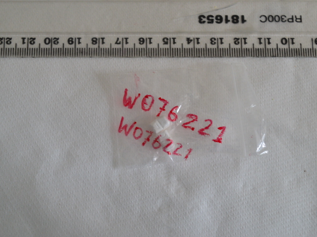 W076221